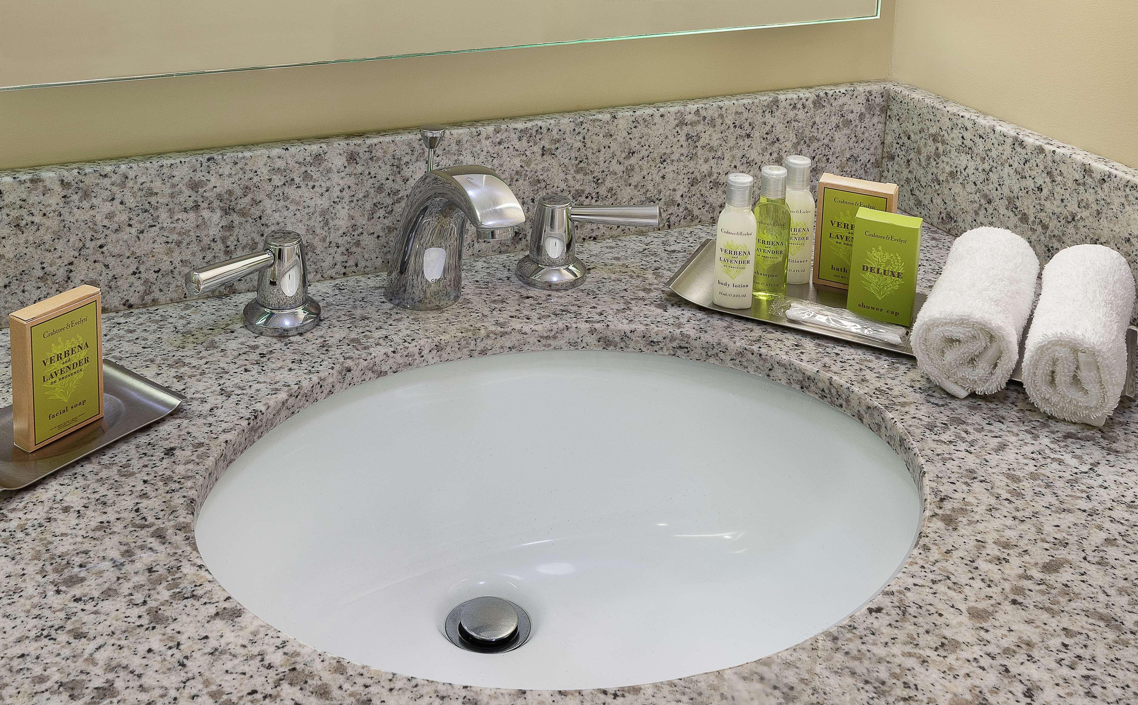 מלון Doubletree By Hilton Cape Cod - הייאניס מראה חיצוני תמונה